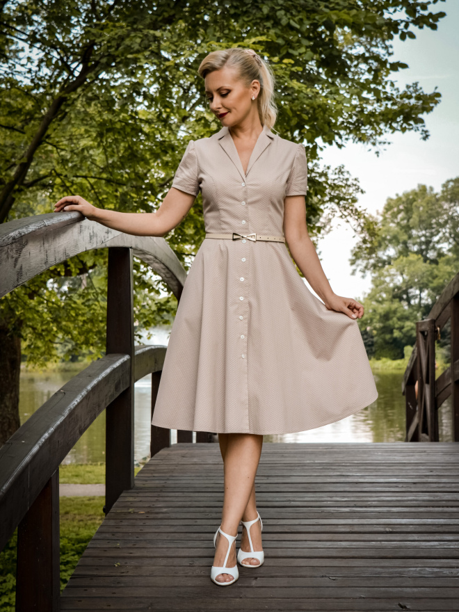 Bawełniana sukienka z kołnierzem rewersowym