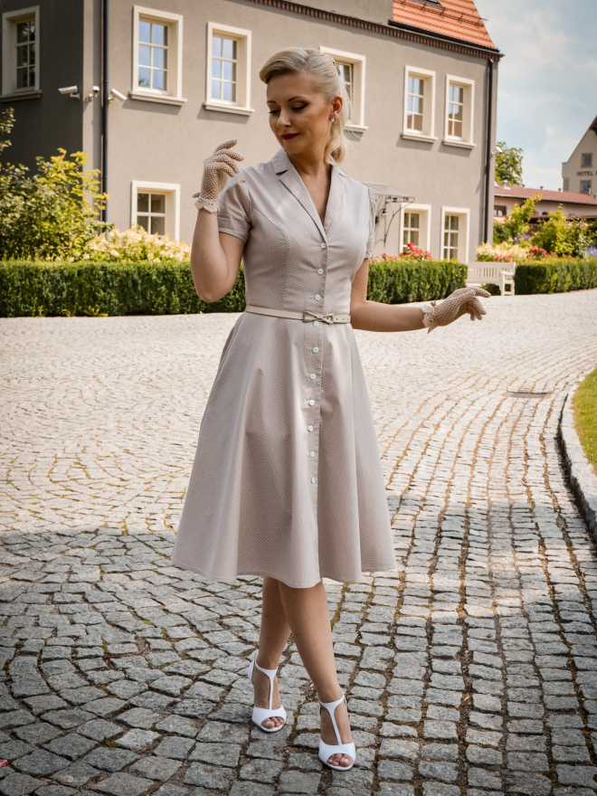 Bawełniana sukienka z kołnierzem rewersowym