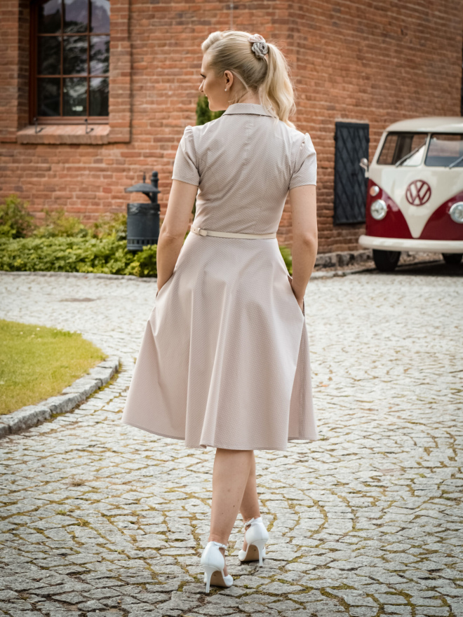 Bawełniana sukienka z kołnierzem rewersowym