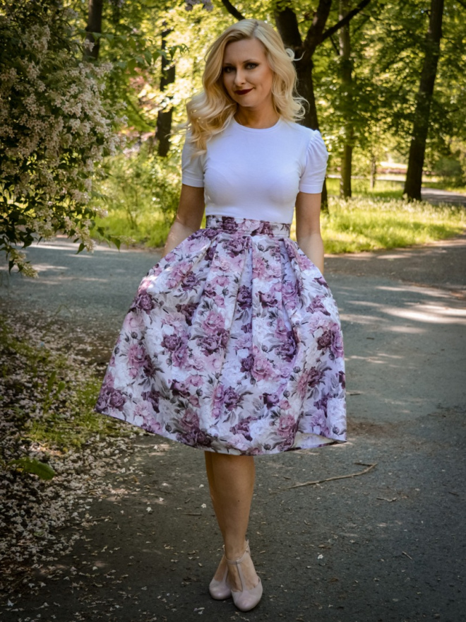 Spódnica z kontrafałdami - różowe kwiaty