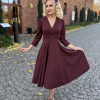 Sukienka Ingrid – rozkloszowana sukienka retro w kolorze kasztanowego bordo. Sukienka rozkloszowana Ingrid w kolorze kasztanowego bordo – elegancka sukienka retro na wesele.