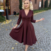 Sukienka Ingrid – rozkloszowana sukienka retro w kolorze kasztanowego bordo. Sukienka rozkloszowana Ingrid w kolorze kasztanowego bordo – elegancka sukienka retro na wesele.